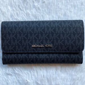 NWT Michael Kors Jet Set Travel Lg Trifold Wallet